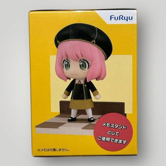 SPYxFAMILY Anya Forger Hold Figure FURYU
